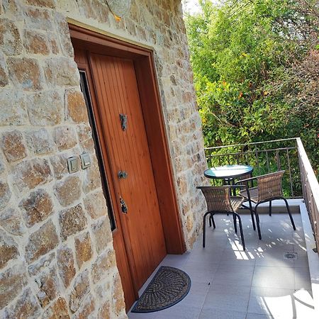 شقة Stone House With Seaview نيا بوتيدايا المظهر الخارجي الصورة