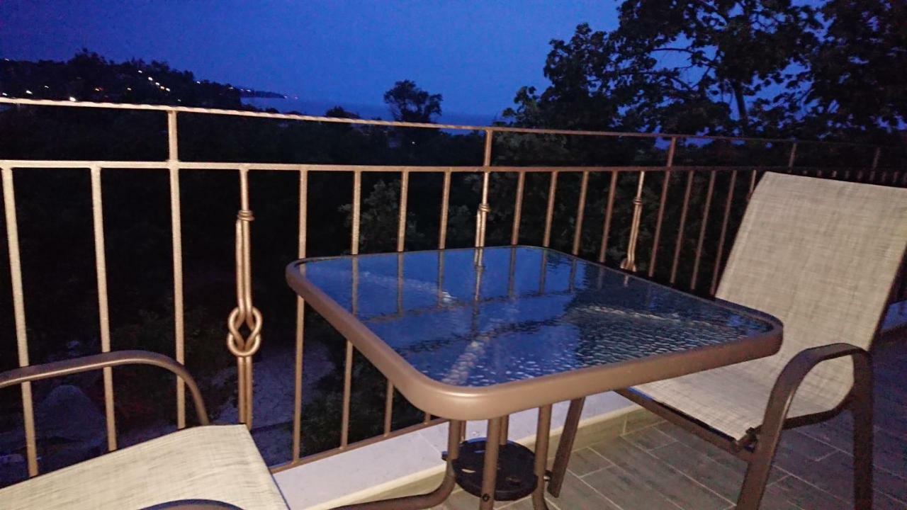 شقة Stone House With Seaview نيا بوتيدايا المظهر الخارجي الصورة
