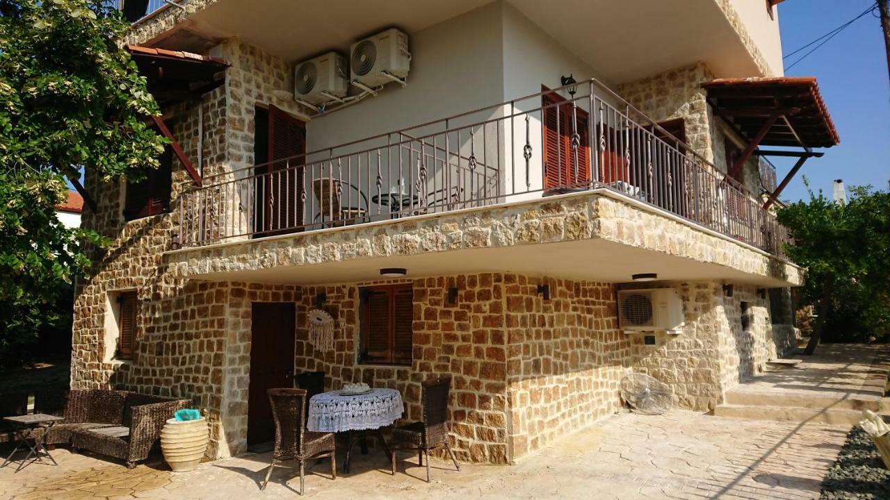 شقة Stone House With Seaview نيا بوتيدايا المظهر الخارجي الصورة